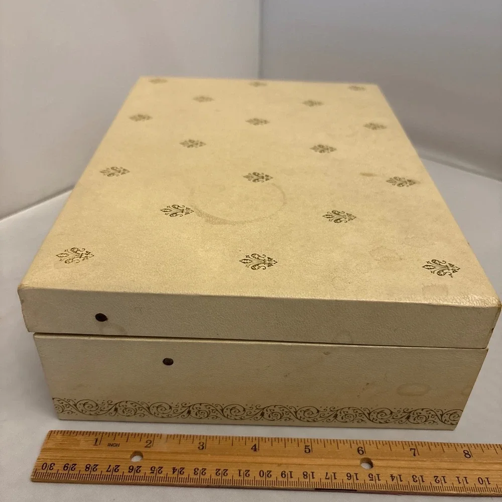Vintage 1950s Ivory Jewelry‎ Box Organizer Red Lined Storage Case Decorative